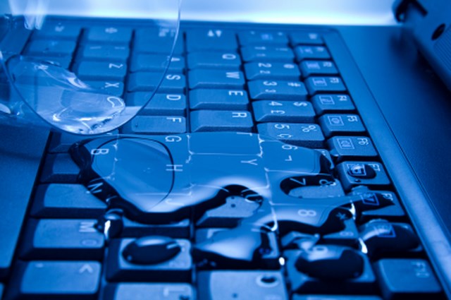 Laptop po zalaniu
